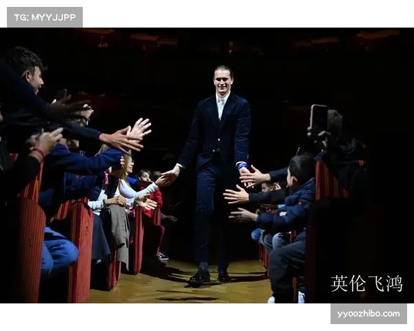 ATP年终总决赛都灵赛场 观众热情创造热烈氛围